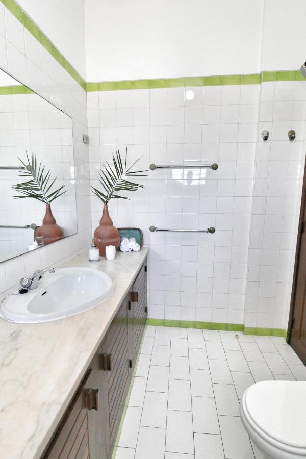 T3 Holiday Cottage Near The Beach | C225 Porches  Eksteriør bilde